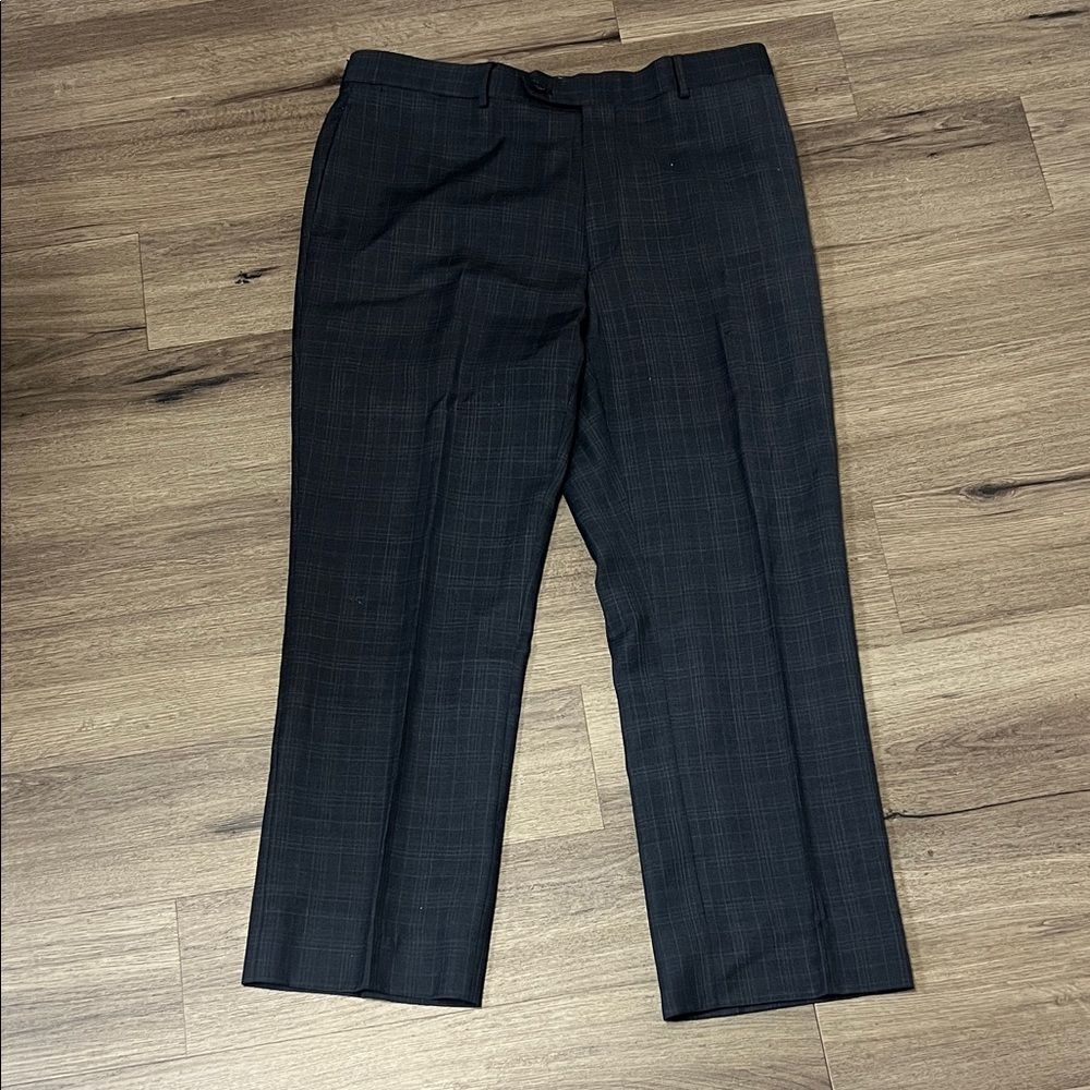 Tommy Hilfiger Men’s Gray Plaid Dress Pants Gray Size 36